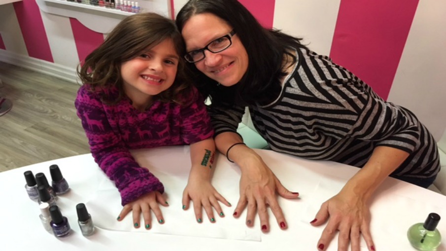 ​Glama Gal Tween Spa Hosts A Night of Pampering for Some Lucky CTN Families!
